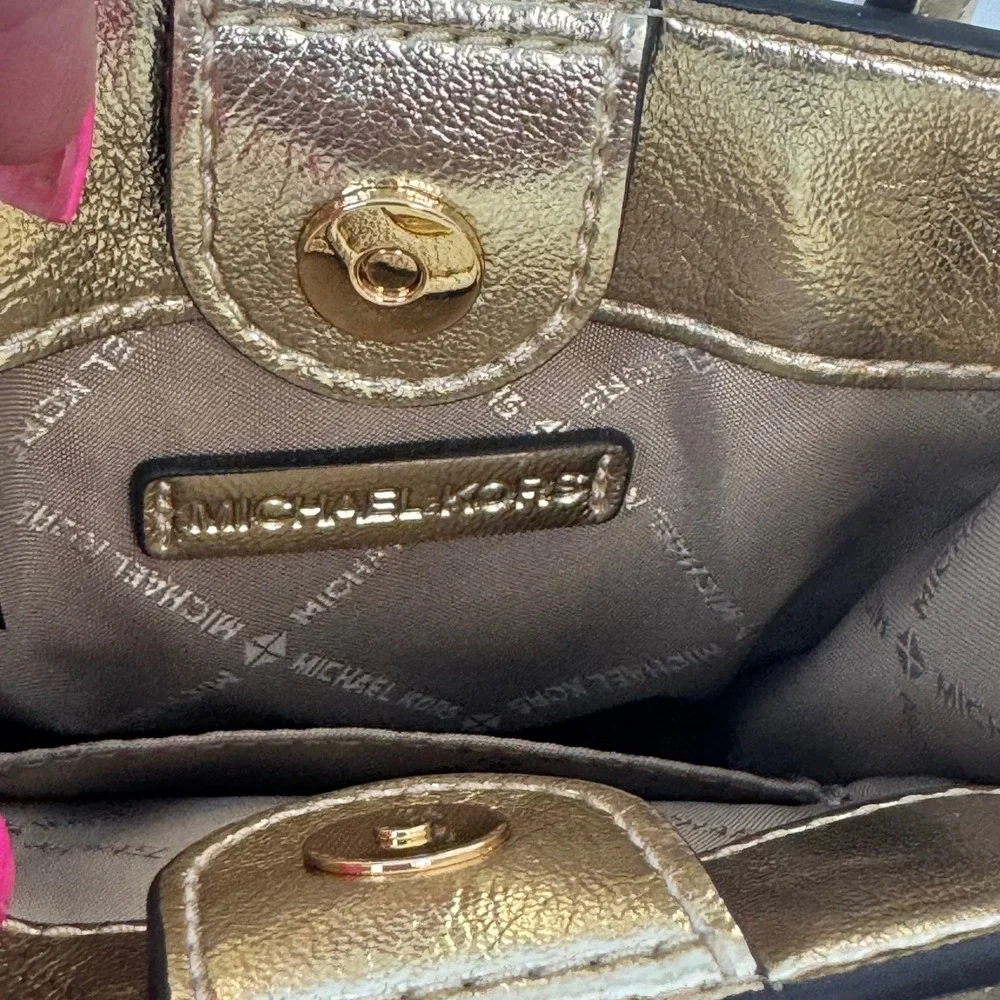 Michael Kors Mercer XS North South Shopper Crossbody Bag Vanilla Gold Logo